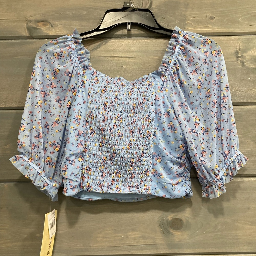 Pretty Light Blue Floral Cropped Top - Picture 4 of 5